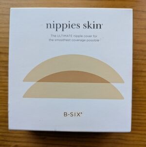 Nippies Skin Reusable Sticky Silicone Pasties with Travel Case, Size 2 (D+)